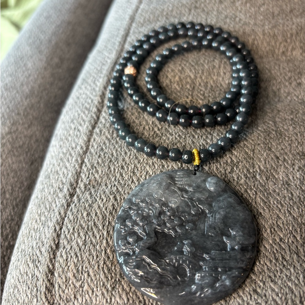 Wuji Jadeite Beaded Necklace with Carved Pendant